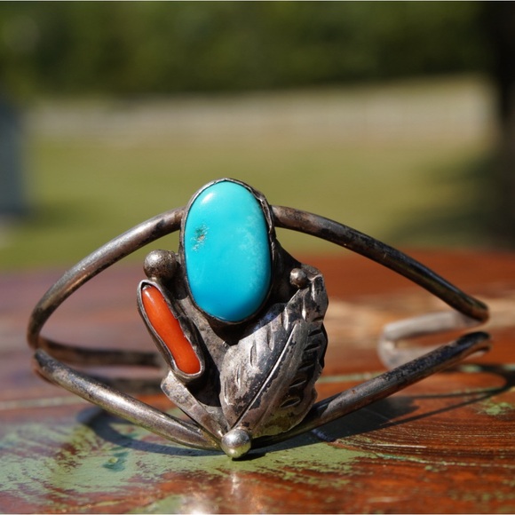 Vintage Red Coral & Turquoise Sterling Silver Cuff - Picture 15 of 16